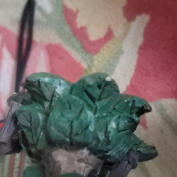 Strawberry shelf sitter 4" tall x 3 inches - Picture 10 of 11